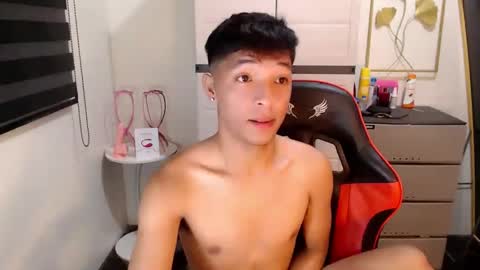 Snapshot of urhotethanxx chatting on March 6, 2026, 5:09 pm Ethan online show from March 6, 2026, 5:09 pm