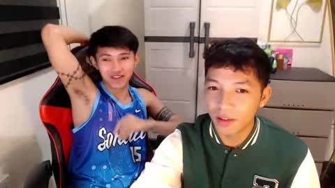 Snapshot of urhotethanxx chatting on March 19, 2026, 5:06 pm Ethan online show from March 19, 2026, 5:06 pm