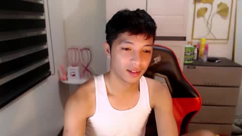 Snapshot of urhotethanxx chatting on March 29, 2026, 5:35 pm Ethan online show from March 29, 2026, 5:35 pm