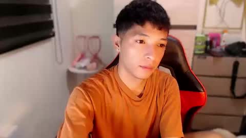 Snapshot of urhotethanxx chatting on April 4, 2026, 6:27 pm Ethan online show from April 4, 2026, 6:27 pm