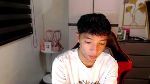 Snapshot of urhotethanxx chatting on April 6, 2026, 12:06 pm Ethan online show from April 6, 2026, 12:06 pm