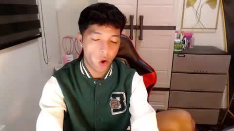 Snapshot of urhotethanxx chatting on April 10, 2026, 3:06 pm Ethan online show from April 10, 2026, 3:06 pm