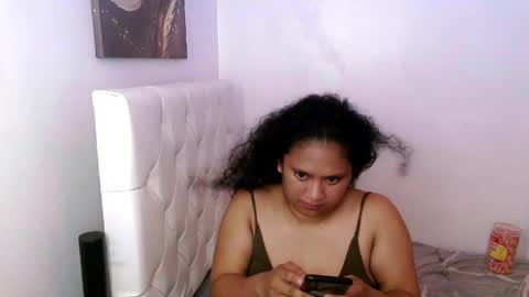 Snapshot of urhotmariahclara chatting on May 22, 2026, 4:23 pm Anna online show from May 22, 2026, 4:23 pm
