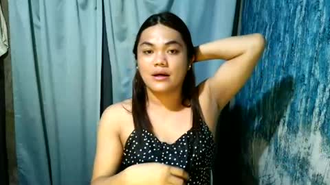 urhottie_bella online show from July 4, 2026, 7:09 pm