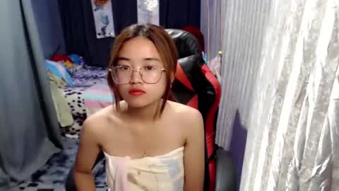 urlovelychinita online show from January 13, 2025, 11:52 am
