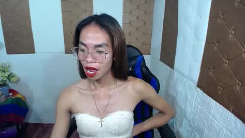 urpinay_cassy online show from December 20, 2024, 3:42 pm