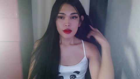 Snapshot of urpinayjenfuckerxxx chatting on January 19, 2025, 10:17 am Jenny online show from January 19, 2025, 10:17 am