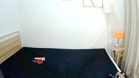 urqueenofhumiliation online show from April 25, 2026, 4:04 pm