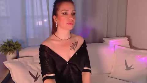 Snapshot of ursilvia1 chatting on May 6, 2026, 5:25 am Silvia online show from May 6, 2026, 5:25 am