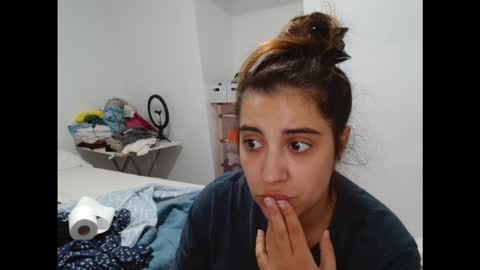 Snapshot of ursumi1 chatting on October 19, 2025, 4:18 pm ursumi1 online show from October 19, 2025, 4:18 pm