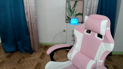 ursweet_zeviixx online show from January 27, 2025, 4:52 am