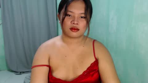 Snapshot of urwifematerial69_ chatting on December 5, 2024, 8:55 pm Bella Miles Olivia online show from December 5, 2024, 8:55 pm