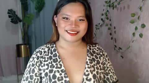 Snapshot of urwifematerial69_ chatting on December 10, 2024, 11:40 pm Bella Miles Olivia online show from December 10, 2024, 11:40 pm