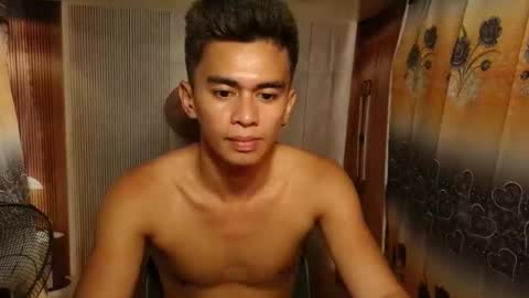 Snapshot of urwild_fuckerxx chatting on April 20, 2026, 8:17 am urwild_fuckerxx online show from April 20, 2026, 8:17 am