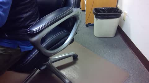 useemie online show from January 6, 2025, 7:56 pm