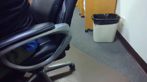 useemie online show from January 6, 2025, 10:58 pm