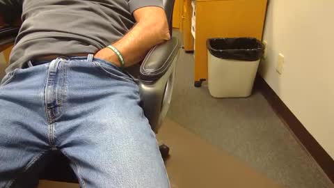 useemie online show from September 30, 2025, 6:13 pm