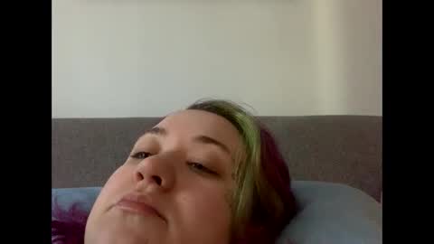 Snapshot of usefulhole chatting on September 14, 2025, 5:23 pm usefulhole online show from September 14, 2025, 5:23 pm