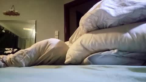 Snapshot of usernameisnottaken22 chatting on February 14, 2026, 4:15 pm mia online show from February 14, 2026, 4:15 pm