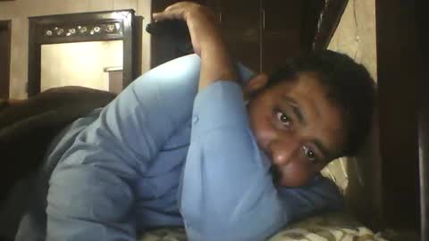 Snapshot of usman184 chatting on March 1, 2026, 3:25 pm Mian184 online show from March 1, 2026, 3:25 pm