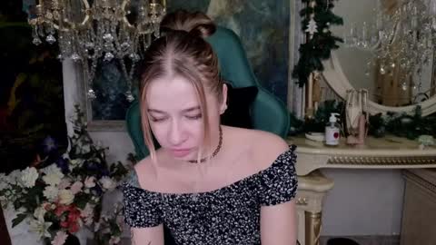 Snapshot of uvrays999 chatting on January 17, 2025, 12:31 pm Leila online show from January 17, 2025, 12:31 pm