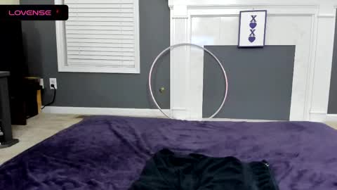 V online show from June 8, 2026, 1:28 am