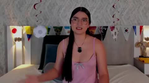Snapshot of vaalentina_lux chatting on June 22, 2026, 2:36 pm Vaalentina Lux online show from June 22, 2026, 2:36 pm