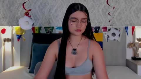 Snapshot of vaalentina_lux chatting on June 23, 2026, 2:26 pm Vaalentina Lux online show from June 23, 2026, 2:26 pm