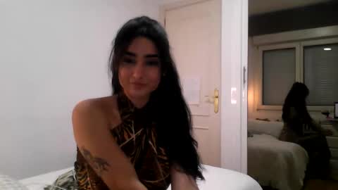 Snapshot of vaenina chatting on November 22, 2025, 11:37 pm Vaen online show from November 22, 2025, 11:37 pm