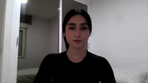 Snapshot of vaenina chatting on December 1, 2025, 9:09 pm Vaen online show from December 1, 2025, 9:09 pm