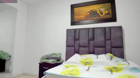 Vahiolet smith online show from April 14, 2026, 3:12 am