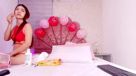 Snapshot of vaiolet_colls chatting on February 10, 2026, 11:58 am Vaiolet colls online show from February 10, 2026, 11:58 am