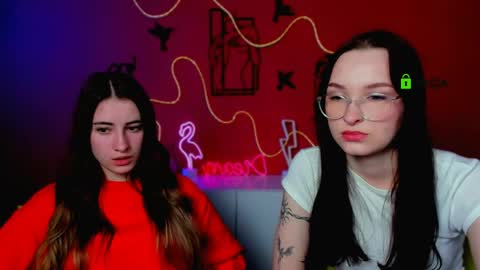 Snapshot of vaiolet_lovely chatting on April 16, 2026, 5:19 am vaiolet_lovely online show from April 16, 2026, 5:19 am