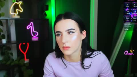 vaiolet_lovely online show from April 21, 2026, 2:51 am