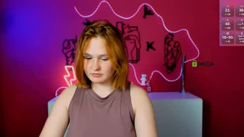 vaiolet_lovely online show from May 28, 2026, 7:11 pm