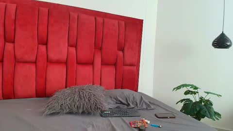 Snapshot of vaiolett_smith chatting on March 1, 2025, 1:29 pm V A I O L E T T S M I T H online show from March 1, 2025, 1:29 pm