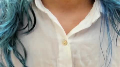 Vaiolet1314 online show from October 13, 2025, 3:17 am