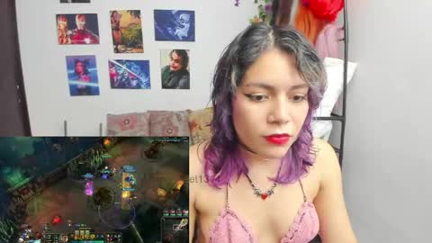 Snapshot of vaioletuwu chatting on May 27, 2026, 6:43 am Vaiolet1314 online show from May 27, 2026, 6:43 am