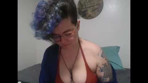 valarieak online show from October 17, 2025, 7:27 pm