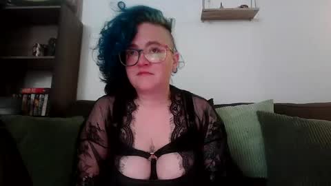 Snapshot of valarieak chatting on June 15, 2026, 7:21 am valarieak online show from June 15, 2026, 7:21 am