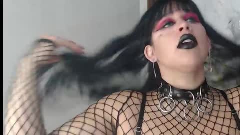 valen_ross7 online show from May 21, 2026, 7:48 am