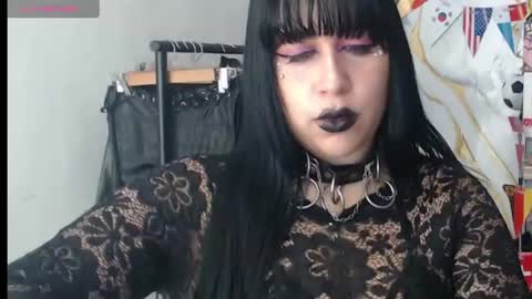 Snapshot of valen_ross7 chatting on June 22, 2026, 7:27 am valen_ross7 online show from June 22, 2026, 7:27 am