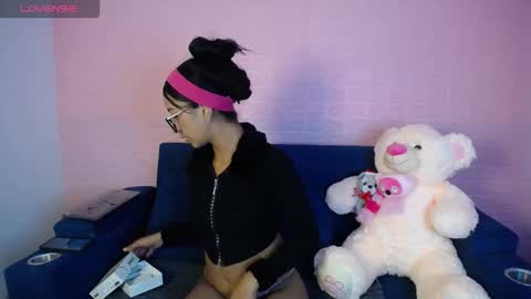 valen_sw_18 online show from November 13, 2025, 3:27 am