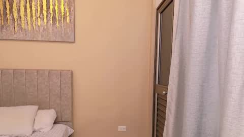 Snapshot of valen_sweet01 chatting on May 11, 2026, 12:11 pm valentina online show from May 11, 2026, 12:11 pm