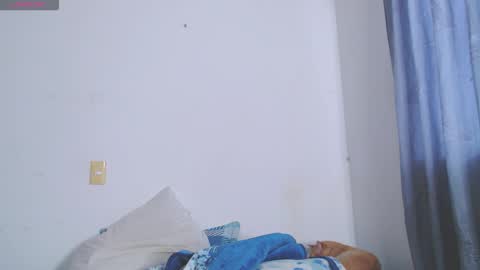 Snapshot of valen_thompson chatting on November 27, 2025, 9:06 pm IG-valen mendoza99 twitter valenthompson99 online show from November 27, 2025, 9:06 pm