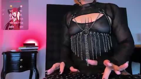 Snapshot of valengray chatting on June 12, 2026, 11:42 am Valen online show from June 12, 2026, 11:42 am