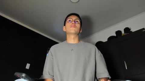 Snapshot of valenteaurum chatting on November 10, 2025, 5:12 pm valentean online show from November 10, 2025, 5:12 pm