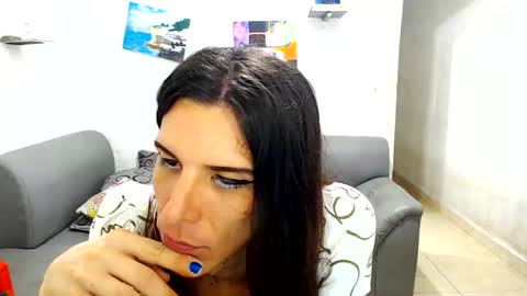 valentina028 online show from June 11, 2026, 10:13 am