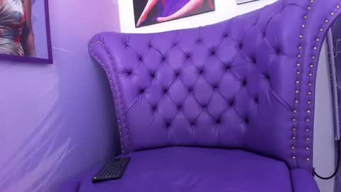 VALENTINA  online show from May 3, 2026, 4:02 pm