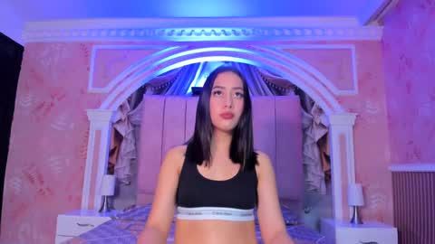 Snapshot of valentina_cortes72 chatting on February 27, 2025, 11:31 am Valentina online show from February 27, 2025, 11:31 am